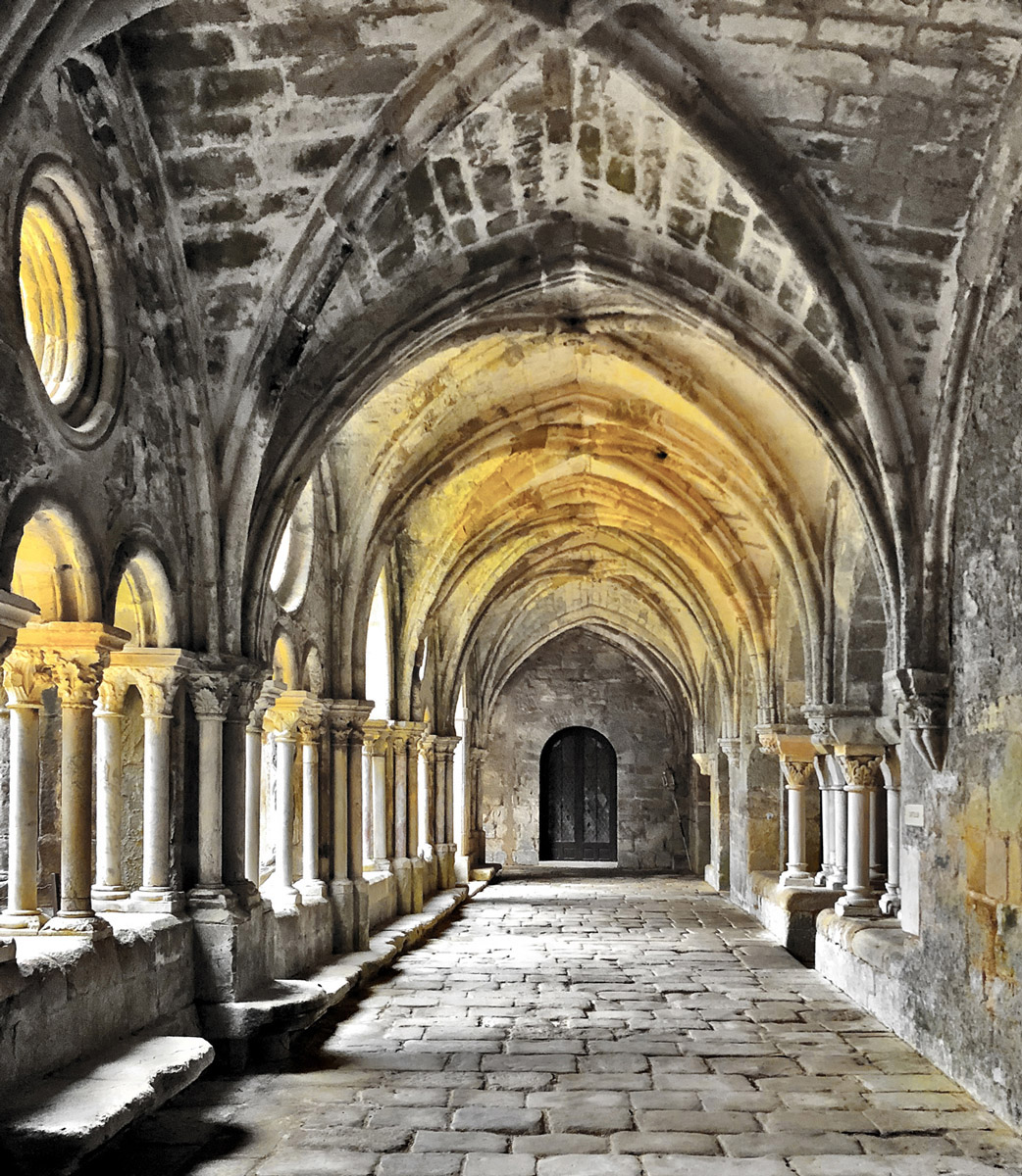Marie VIDAL - author photographer artist - Fontfroide